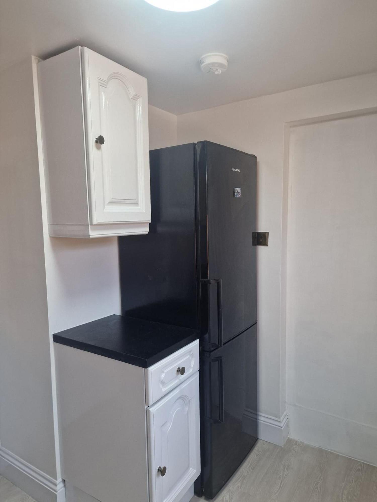 Studio Flat On Straight Road, Harold Hill, Havering Bagian luar foto